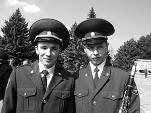 По улицам с оркестром духовым