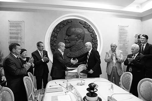 Сотрудничать и понимать друг друга