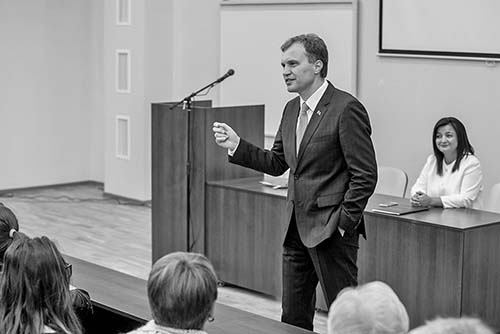 Специальная президентская программа гарантирует лучшим студентам первое рабочее место