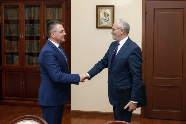 На пути к самодостаточности