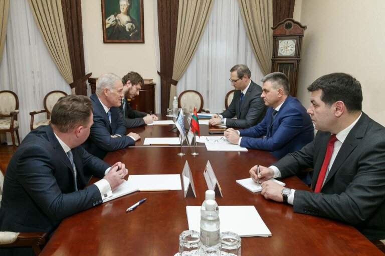 Диалог должен быть регулярным