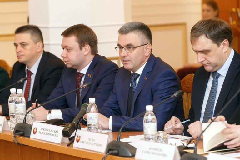 Идеи следует выносить на широкое обсуждение