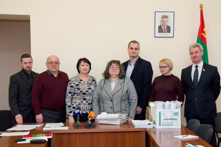 Более 85 тысяч подписей за миротворцев