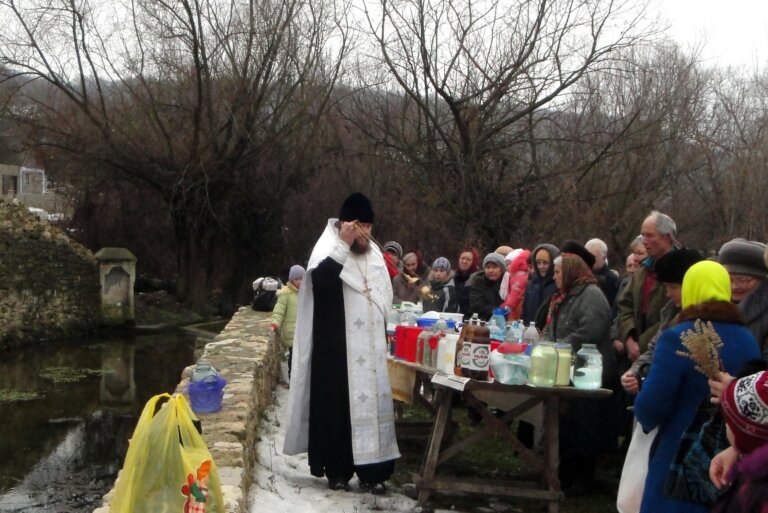 Живая вода родников