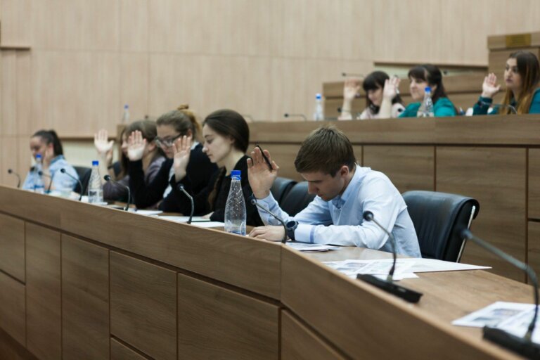 Что волнует молодых