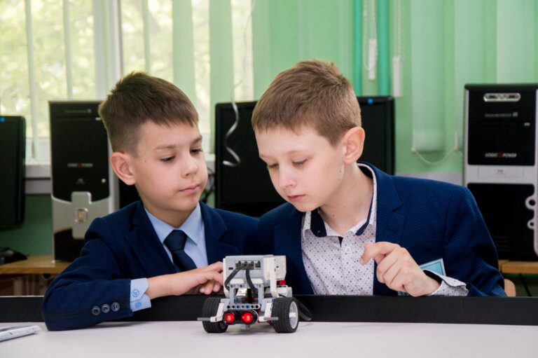Играть и создавать новое