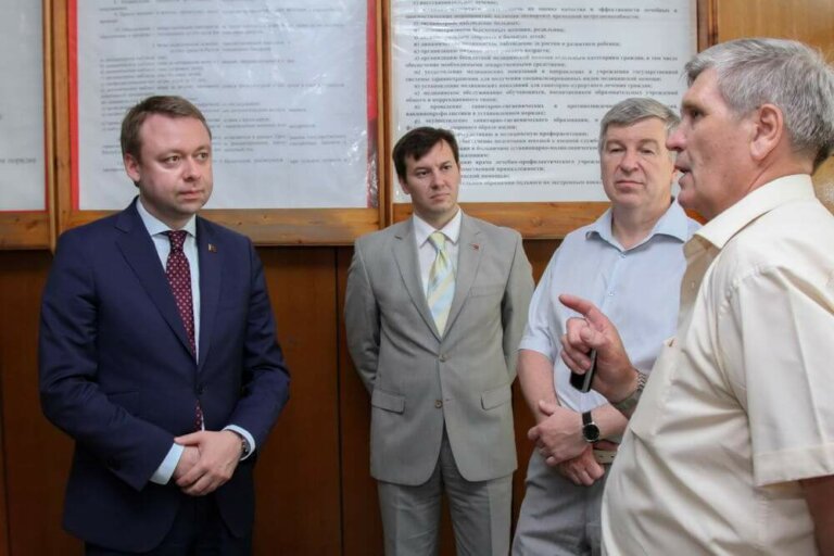 Приоритеты все те же –  медицинские объекты, школы, детские сады