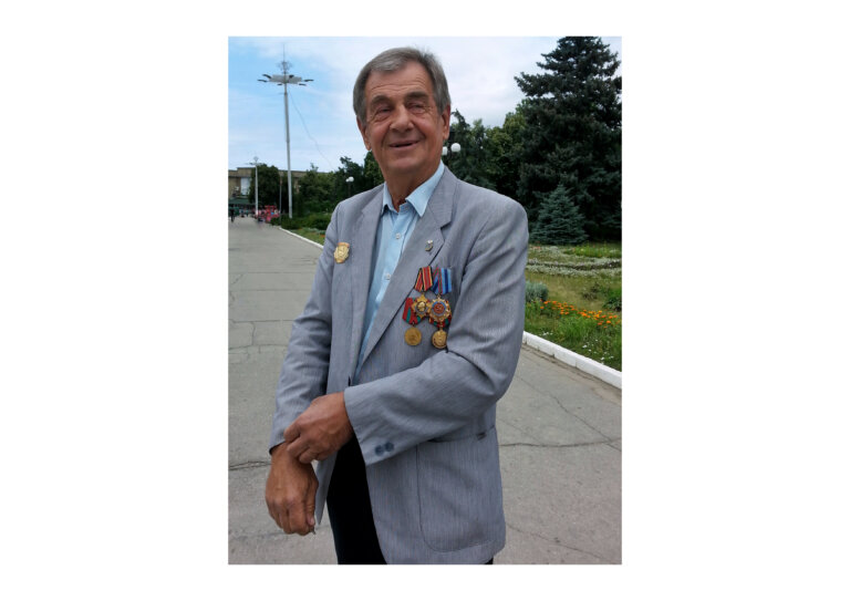 А город подумал: ученья идут