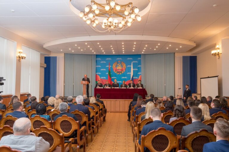 Празднично-отчётное