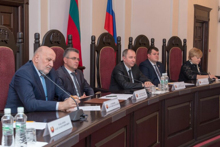 Сквозь призму влияния на жизнь
