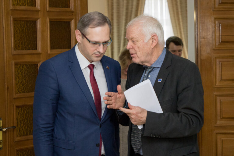 Права человека на 40 страницах