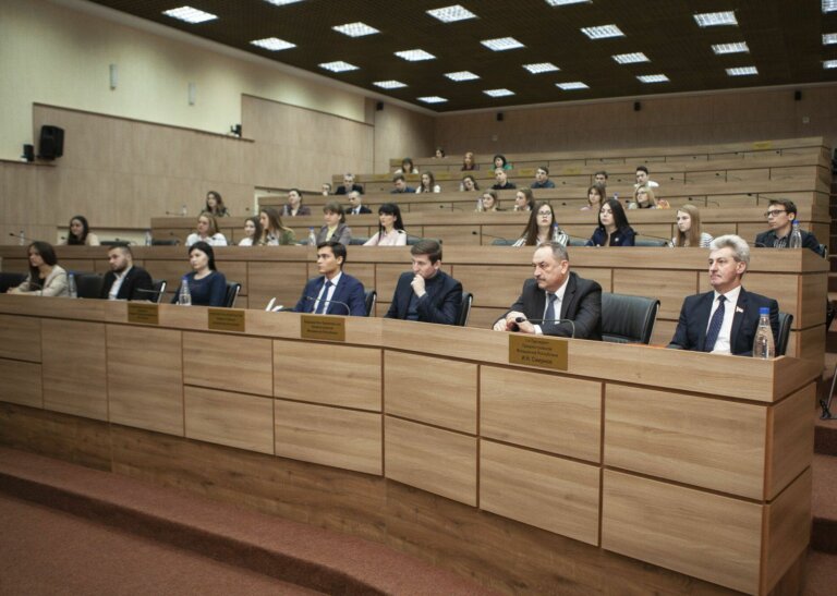Планы молодых парламентариев