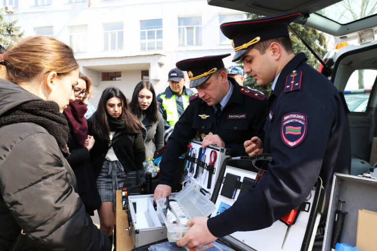 ТЮИ открыл двери выпускникам