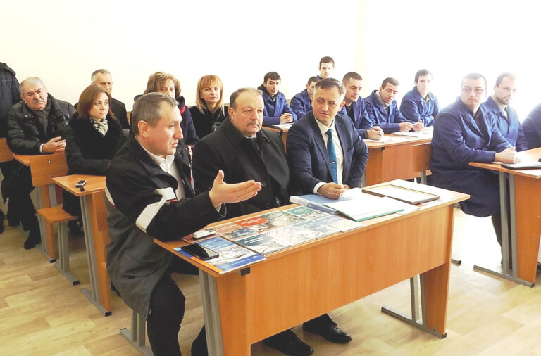 Я б в станочники пошел, пусть меня научат…
