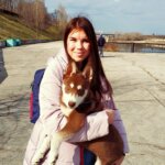 Александрия Логвинова со своим питомцем (фото к учительнице)