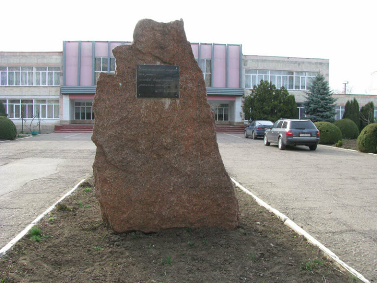 Учить научно-исследовательской работе