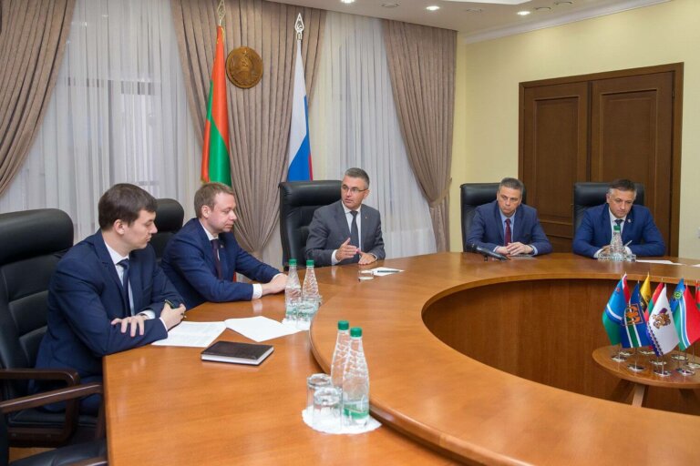 О господдержке молодежи и молодых семей
