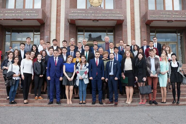 Под крышей дома своего