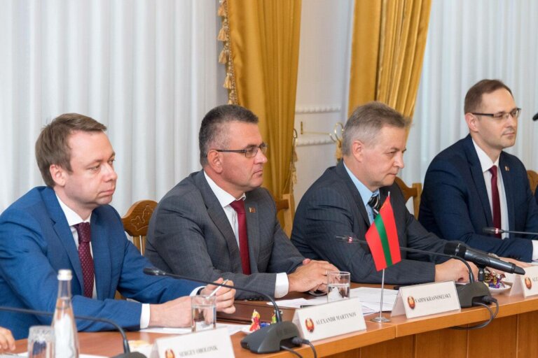 Не изменяя принципам открытости и готовности к переговорам