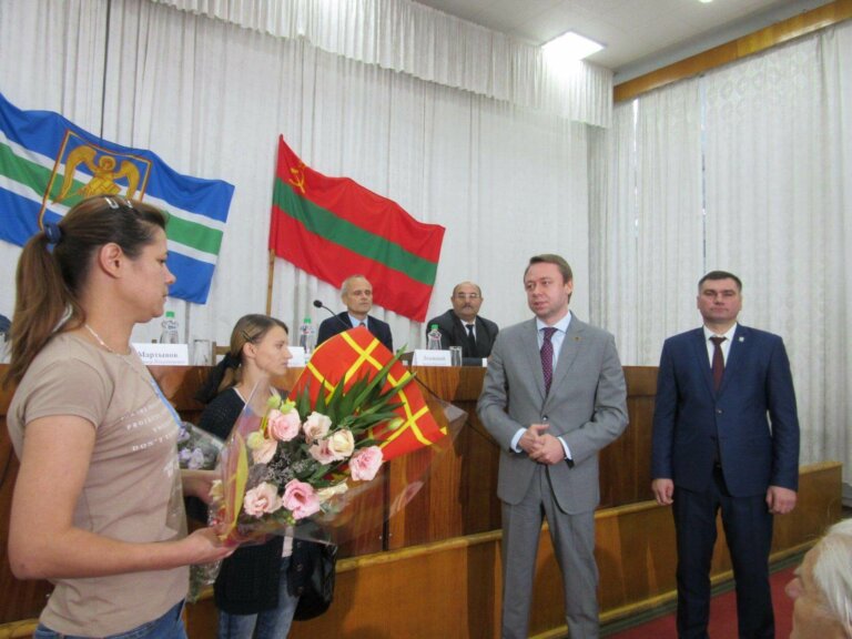 Быть ближе к людям