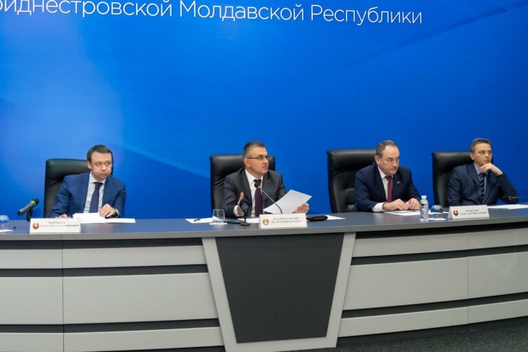 Организация госзакупок, благоустройство, военные сборы и подготовка к праздникам –
