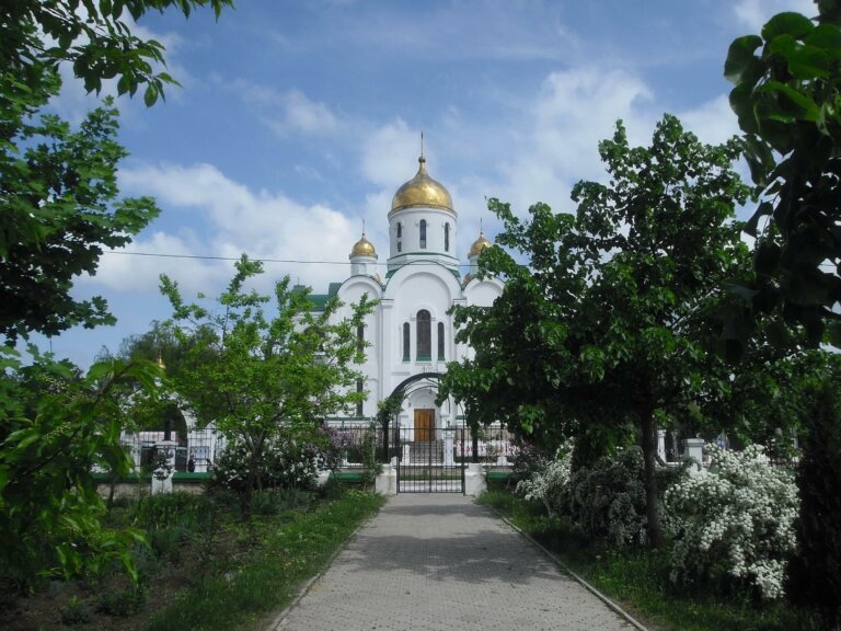 Свеча, горящая перед Престолом Божиим
