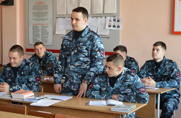 Я твердо решил связать жизнь с милицией…