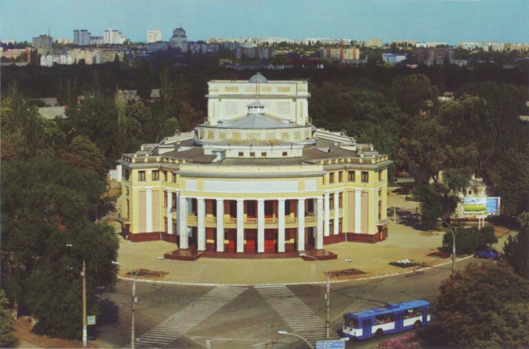 Театру -50. Мы смотрим в будущее