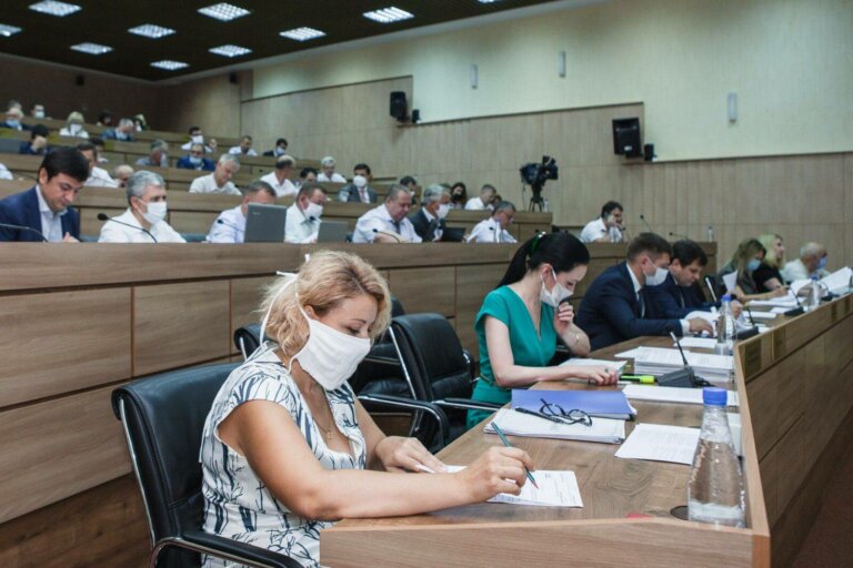 Российская пенсия и амнистия в числе парламентских тем