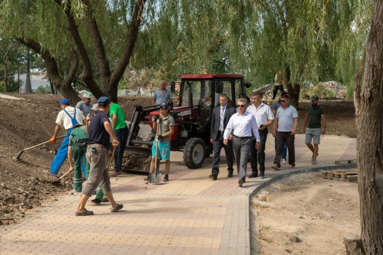 С проверкой в Екатерининском парке