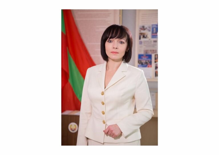 Придерживаясь всех норм демократии