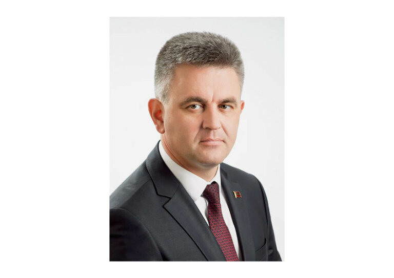 Дипломатических побед!