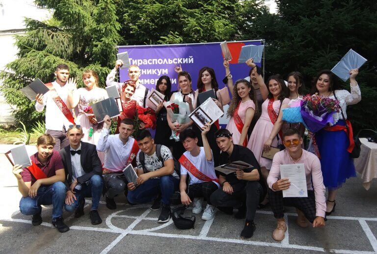 Профессия терпеливых и коммуникабельных