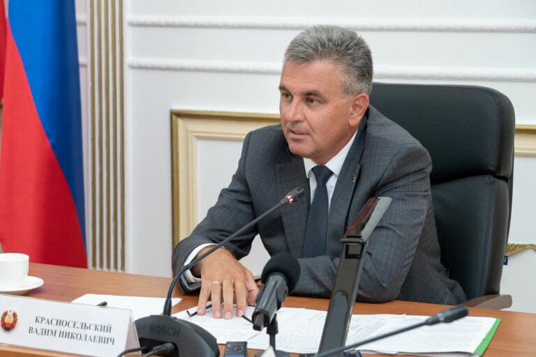 От внешней политики, экономики, развития страны – до частных проблем