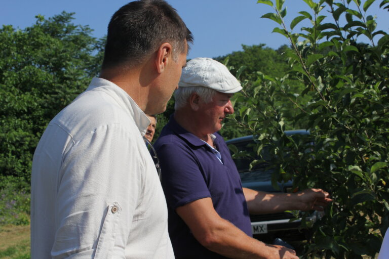 Работать на земле –  ПОЧЕТНАЯ МИССИЯ