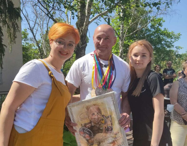 Любят дети, уважают коллеги