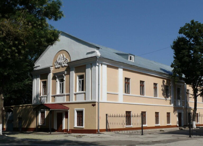 Листая музыки страницы…