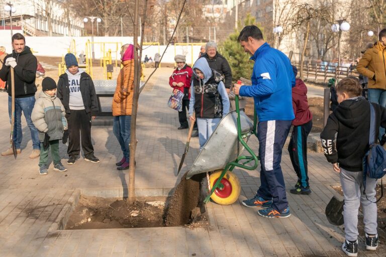 Будет город нарядным, зеленым