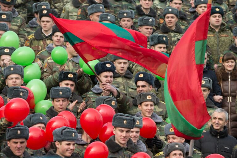 Уважаемые воины и ветераныВооруженных сил! Дорогие приднестровцы!