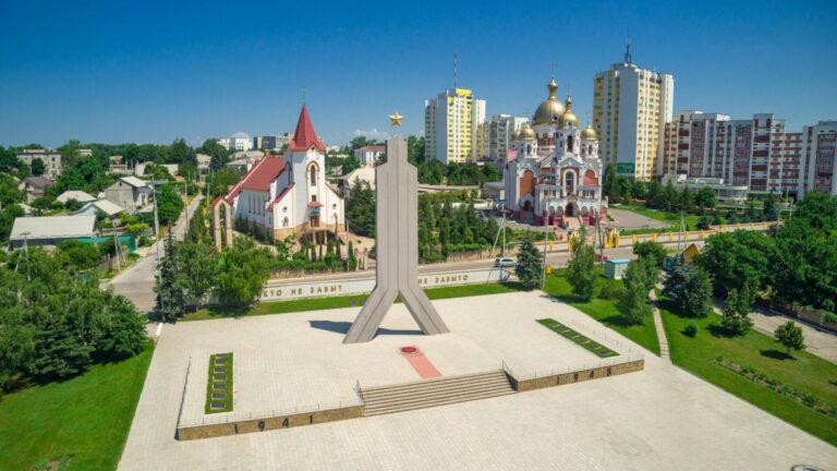 Дорогие герои-освободители – ветераны Великой Отечественной войны!Уважаемые рыбничане!