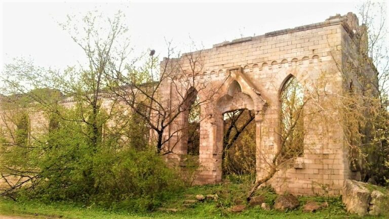 Детство в Триградах