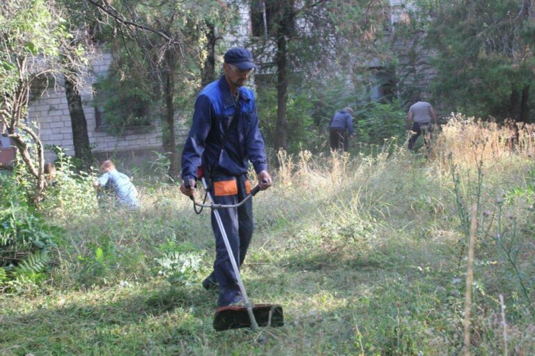 Весенний месячник: озеленяем, убираем, благоустраиваем…