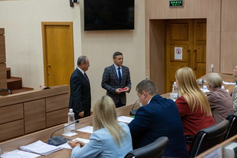 Парламент вернулся с каникул