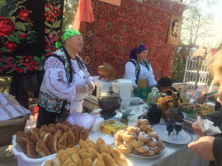 C национальным колоритом