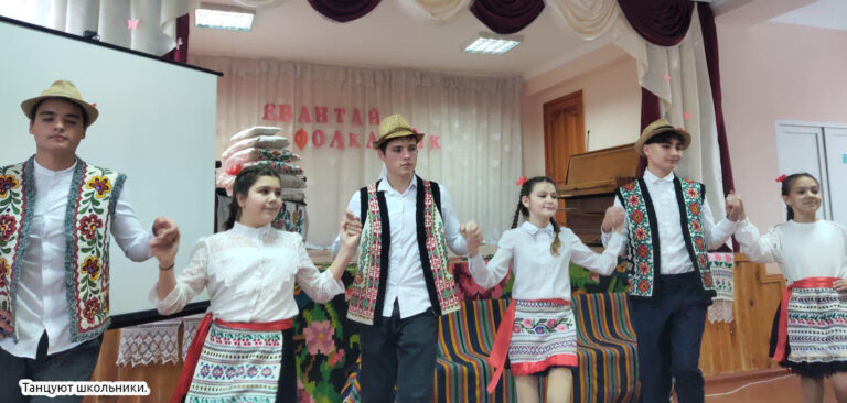 Воспитывать на народных началах