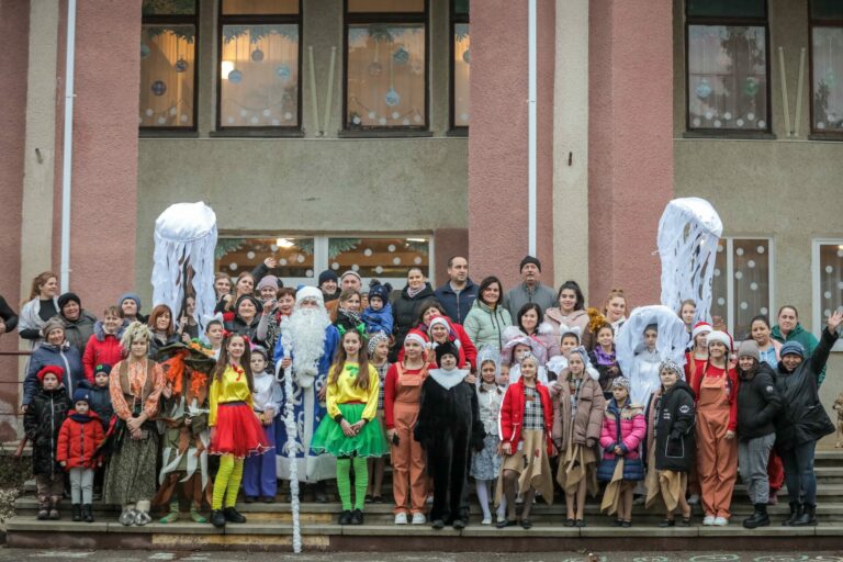 Словно из одной люльки