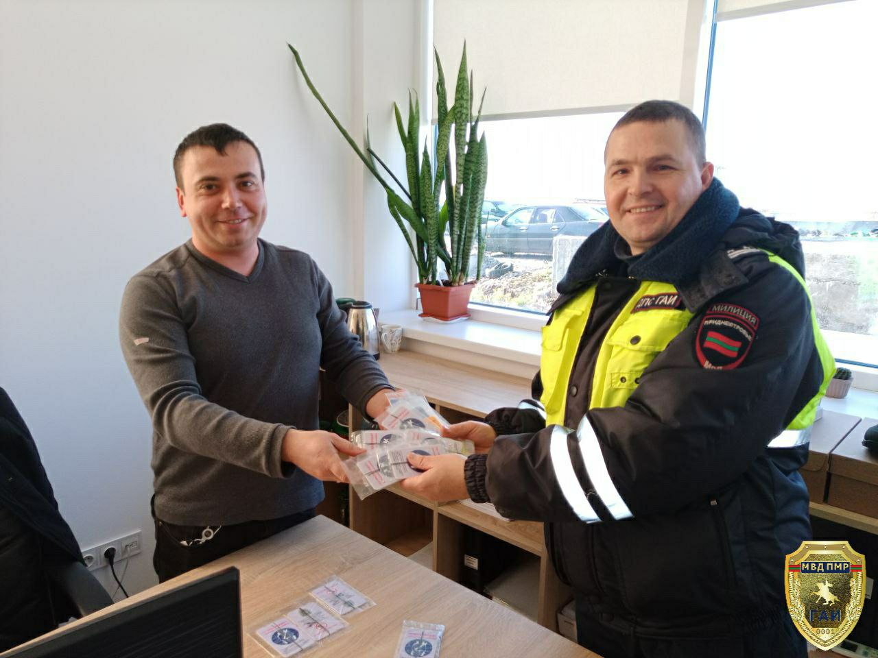 photo_5249097201840406411_y