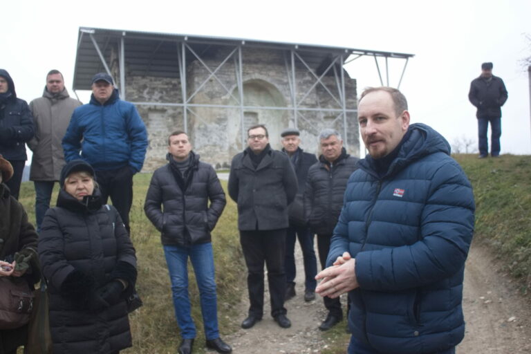 Рашков. Мерцающие грани