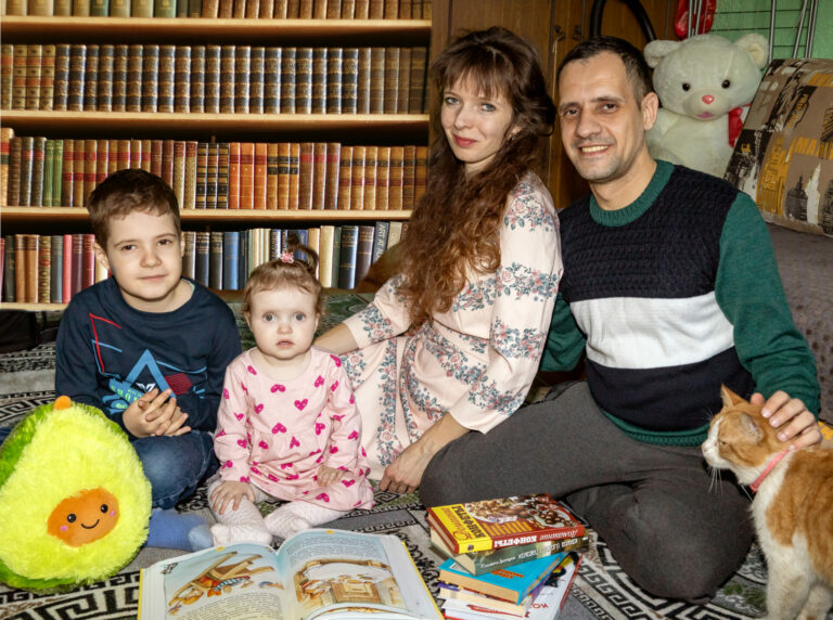 Мама, папа, брат и книги