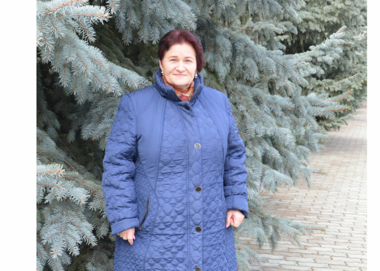 Жизнь порядком украшать